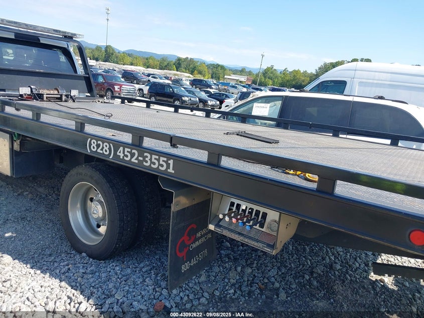 3C7WRNDL3PG545328 2023 RAM 5500 photo no. 3