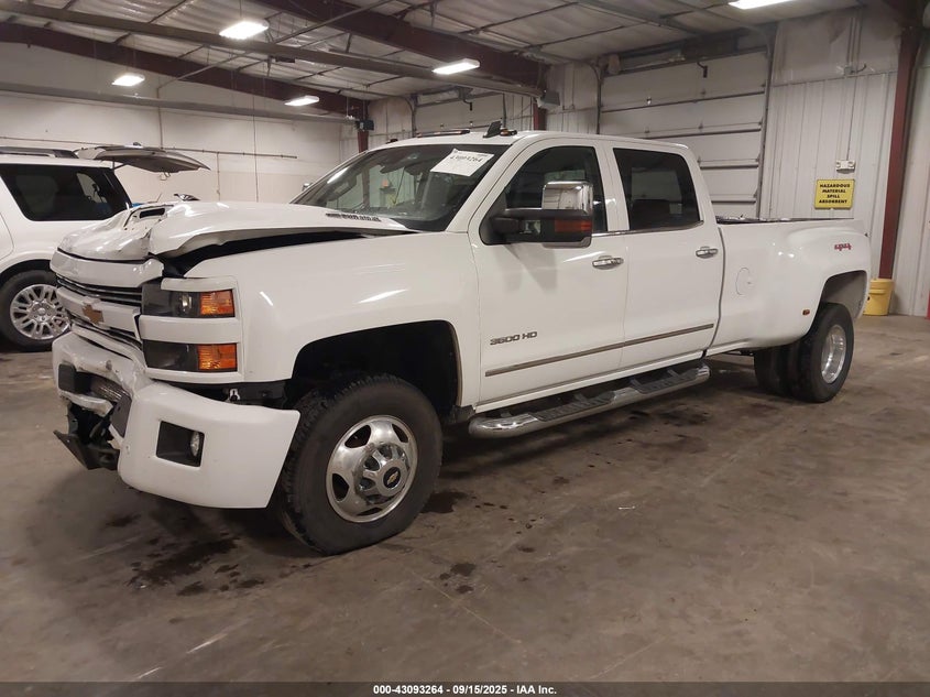 1GC4K0EY4HF141897 2017 CHEVROLET SILVERADO photo no. 2