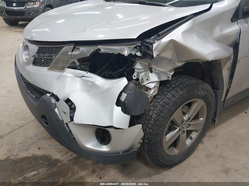 2015 TOYOTA RAV4 XLE - JTMRFREV2FJ029064