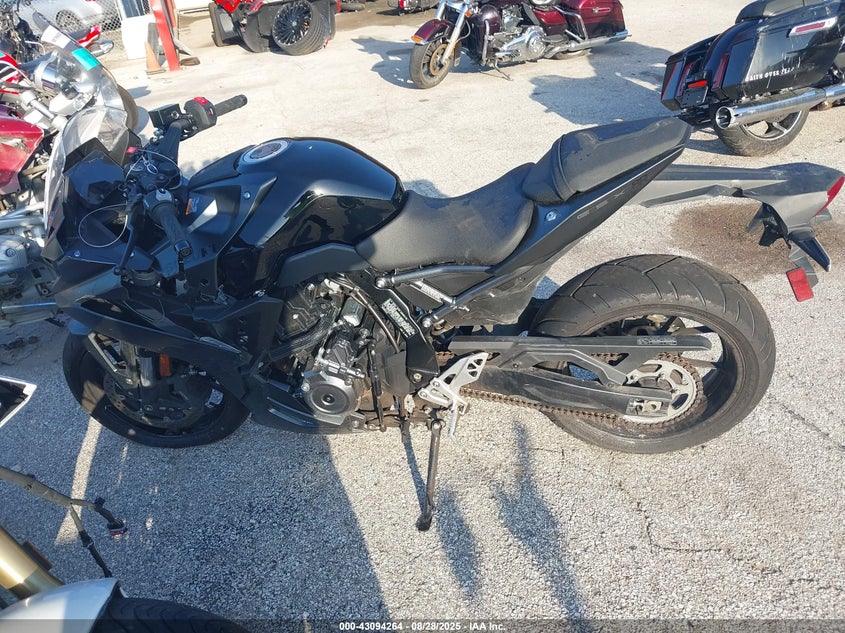 2025 Suzuki Gsx800 F VIN: JS1EM13B9S7101409 Lot: 43094264