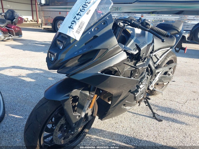 JS1EM13B9S7101409 2025 SUZUKI GSX photo no. 2