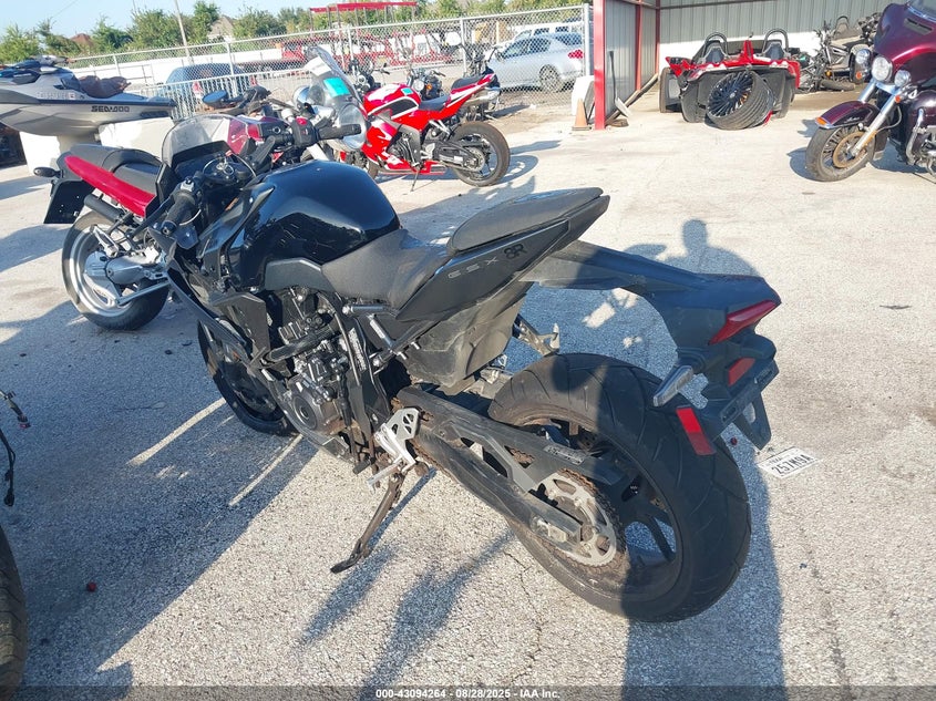 JS1EM13B9S7101409 2025 SUZUKI GSX photo no. 3