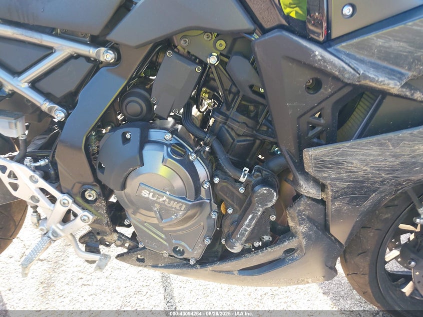 2025 Suzuki Gsx800 F VIN: JS1EM13B9S7101409 Lot: 43094264