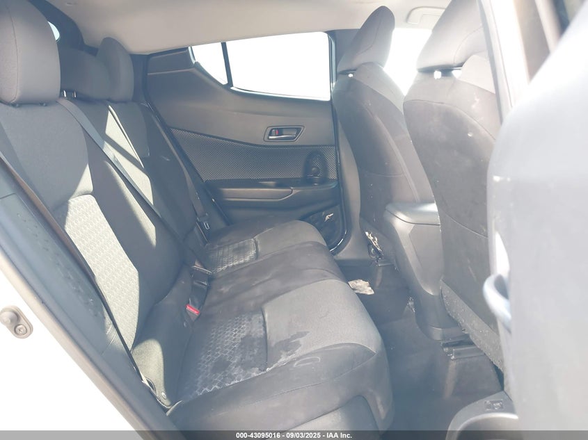 2021 TOYOTA C-HR LE JTNKHMBX9M1120751