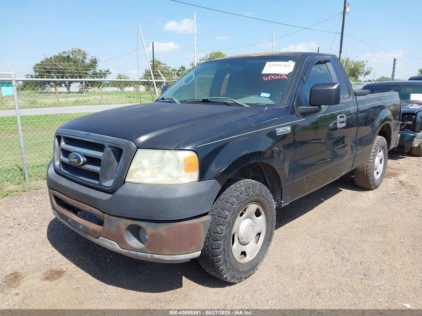 1FTRF12228KF03636 2008 FORD F-150 photo no. 2