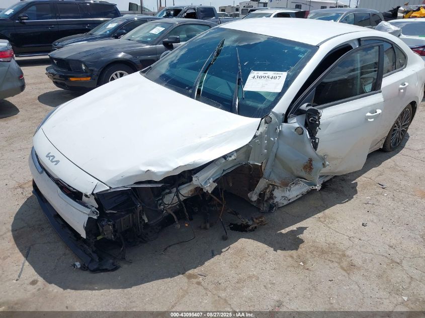 2023 Kia Forte Gt-Line VIN: 3KPF54AD8PE686987 Lot: 43095407