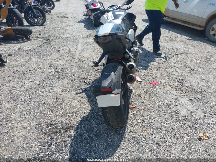 2018 Honda Cb1000 Ra VIN: JH2SC8018JK000154 Lot: 43096048