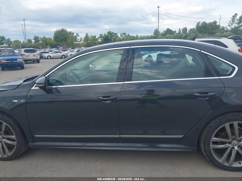 2017 VOLKSWAGEN PASSAT 1.8T R-LINE 1VWDT7A33HC080332