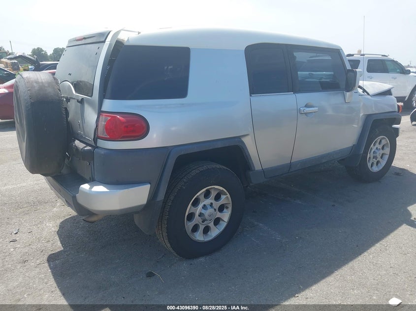 JTEBU11F58K010797 2008 TOYOTA FJ CRUISER photo no. 4