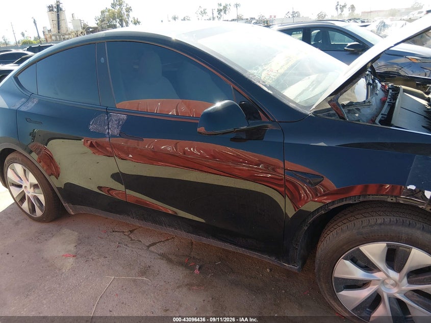 TESLA MODEL Y - zdjęcie 13