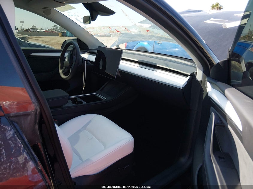 TESLA MODEL Y - zdjęcie 5