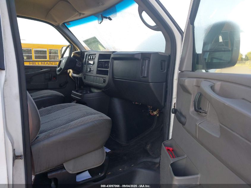 2009 Chevrolet Express Cutaway Work Van VIN: 1GBHG31K691143272 Lot: 43097066