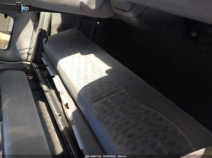 1999 Ford F-250 Lariat/Xl/Xlt VIN: 1FTNX21F8XEA74702 Lot: 43097148