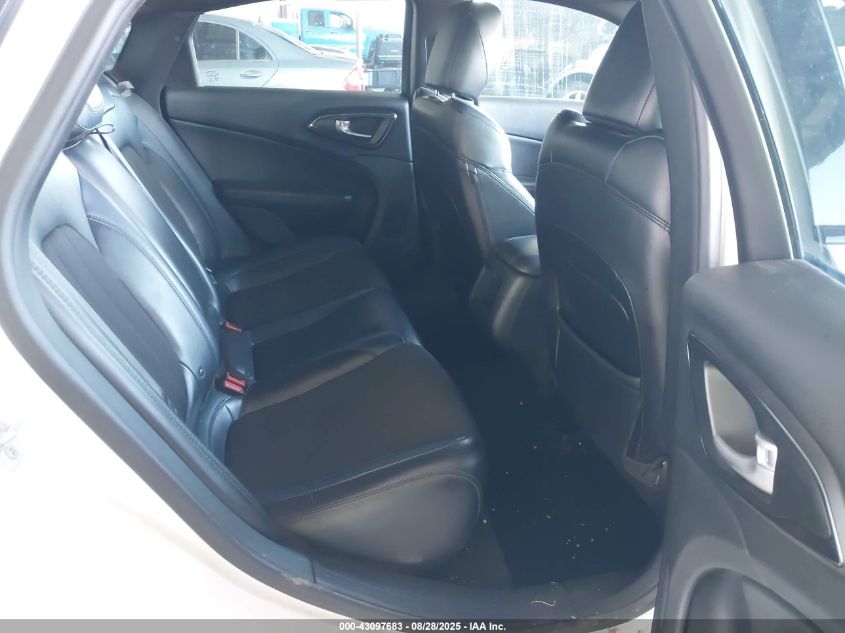 2015 Chrysler 200 S VIN: 1C3CCCBB4FN698181 Lot: 43097683