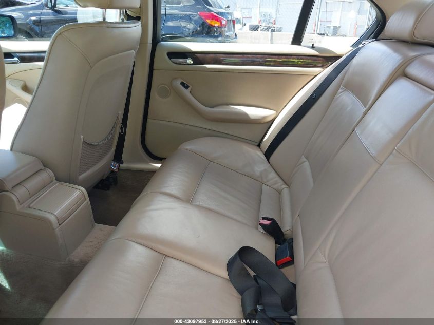 2000 BMW 323I VIN: WBAAM3339YKC67122 Lot: 43097953