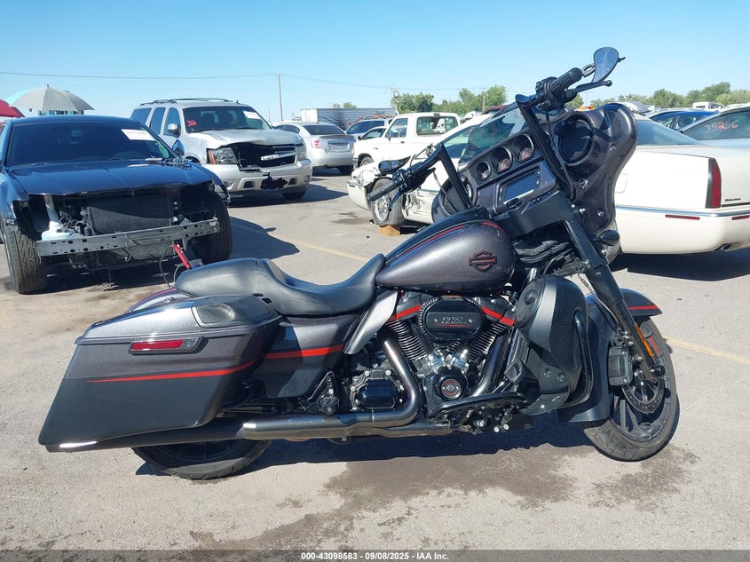 2018 HARLEY-DAVIDSON FLHXSE CVO STREET GLIDE - 1HD1PXL10JB960260