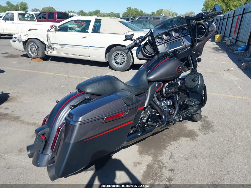 2018 HARLEY-DAVIDSON FLHXSE CVO STREET GLIDE - 1HD1PXL10JB960260