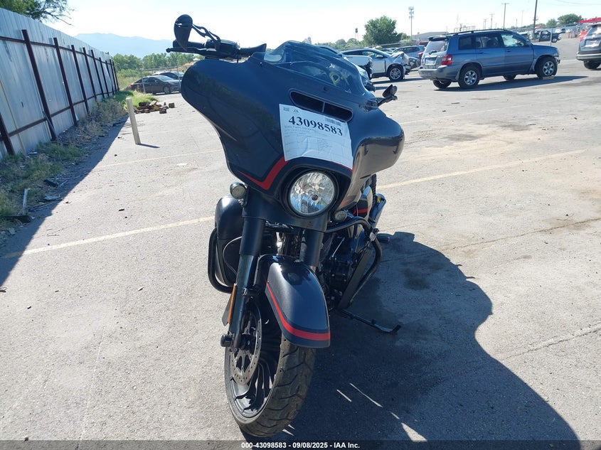 2018 HARLEY-DAVIDSON FLHXSE CVO STREET GLIDE - 1HD1PXL10JB960260