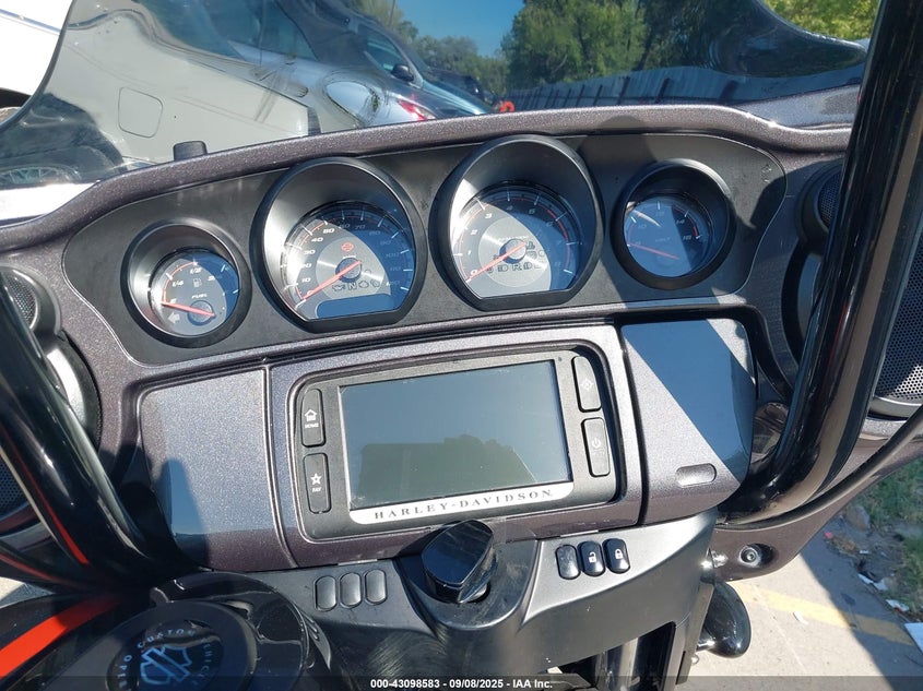 2018 HARLEY-DAVIDSON FLHXSE CVO STREET GLIDE - 1HD1PXL10JB960260