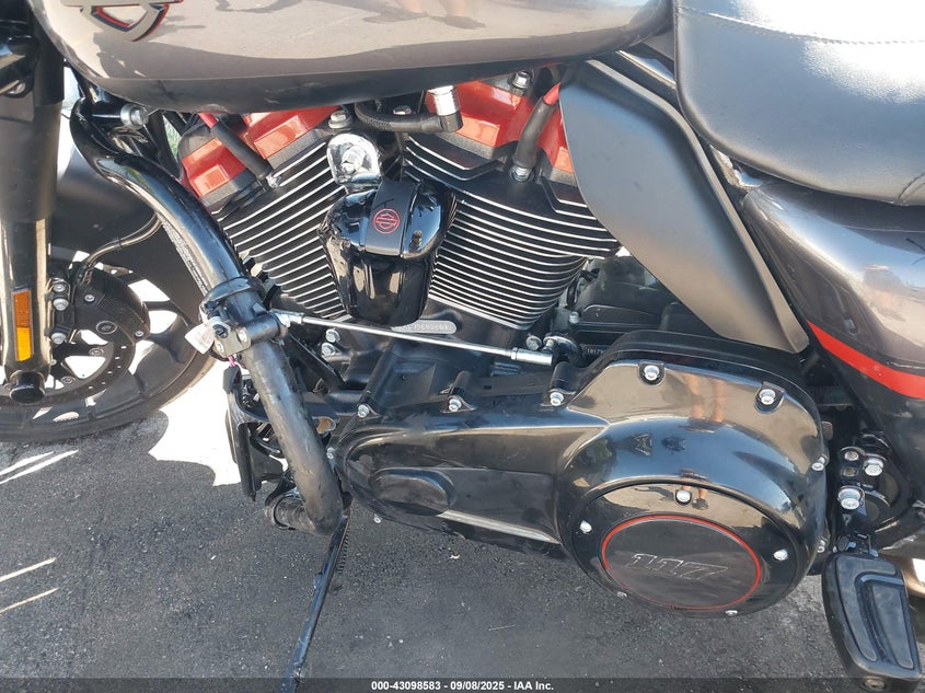 2018 HARLEY-DAVIDSON FLHXSE CVO STREET GLIDE - 1HD1PXL10JB960260