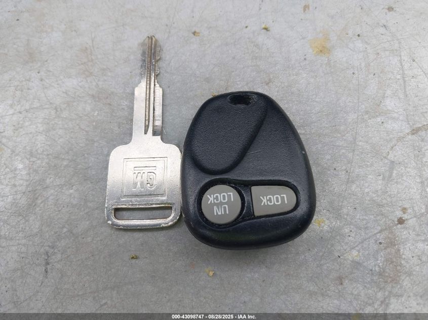 2002 Chevrolet Tracker Hard Top Base VIN: 2CNBJ13C126936877 Lot: 43098747