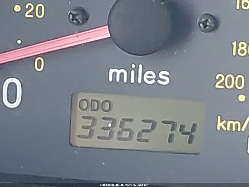 2000 Mitsubishi Montero Sport Ls/Xls VIN: JA4LS31H2YP009180 Lot: 43098946