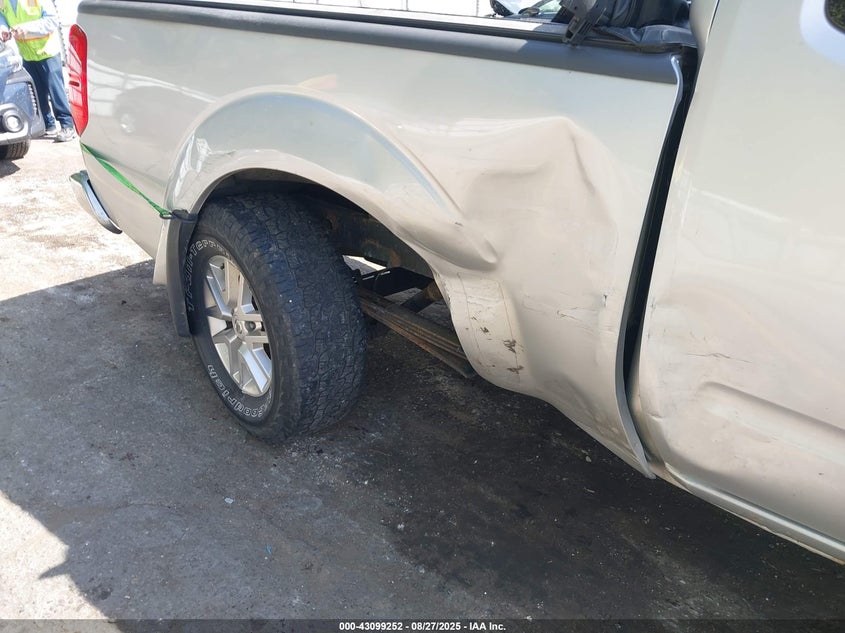 2015 NISSAN FRONTIER SV-I4 - 1N6BD0CT4FN742882