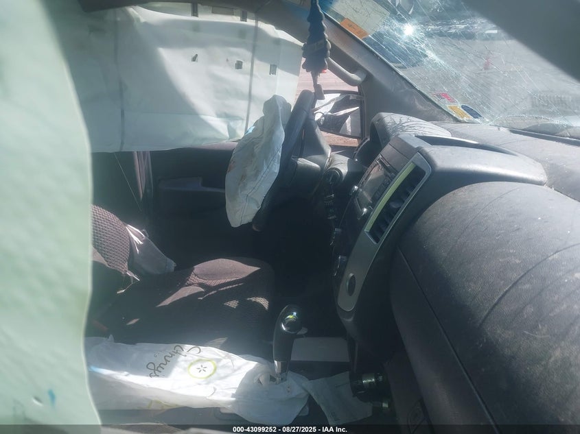 2015 NISSAN FRONTIER SV-I4 - 1N6BD0CT4FN742882