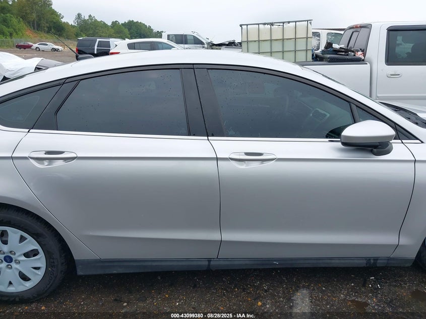 2014 Ford Fusion S VIN: 3FA6P0G74ER365691 Lot: 43099380