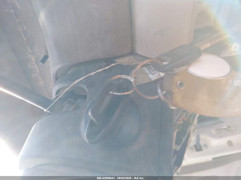 1999 Ford F250 Lariat/Xl/Xlt VIN: 1FTNF21SBXEE92838 Lot: 43099441