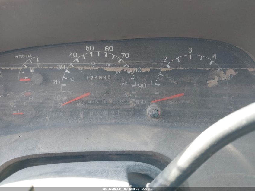 1999 Ford F250 Lariat/Xl/Xlt VIN: 1FTNF21SBXEE92838 Lot: 43099441