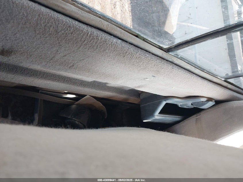 1999 Ford F250 Lariat/Xl/Xlt VIN: 1FTNF21SBXEE92838 Lot: 43099441