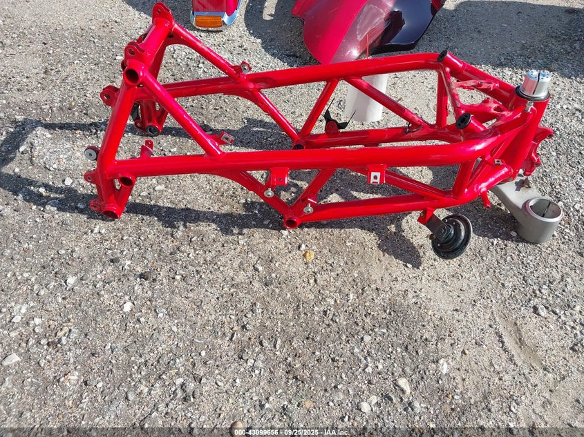 2010 Ducati 1198 Base / S VIN: ZDM1XBLW7AB026634 Lot: 43099656