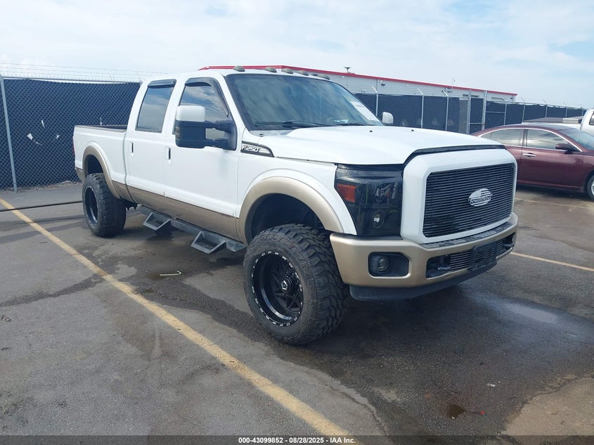 FORD F-250 LARIAT