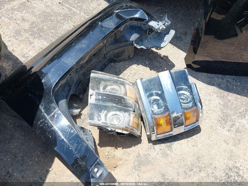 2015 Chevrolet Silverado 3500Hd Chassis Wt VIN: 1GB3KYC81FF560773 Lot: 43100889