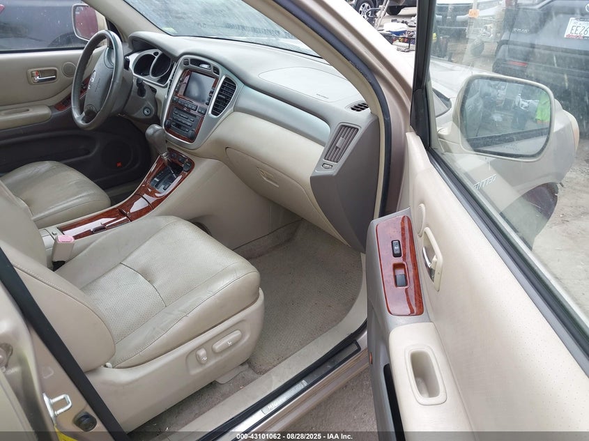 JTEDP21A540006605 2004 TOYOTA HIGHLANDER photo no. 5