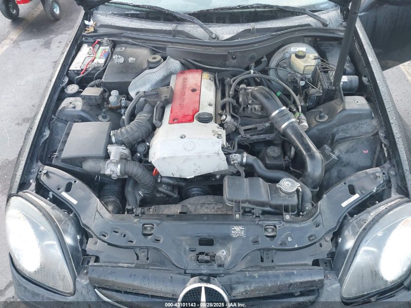 2000 Mercedes-Benz Slk 230 Kompressor VIN: WDBKK47F7YF151123 Lot: 43101143