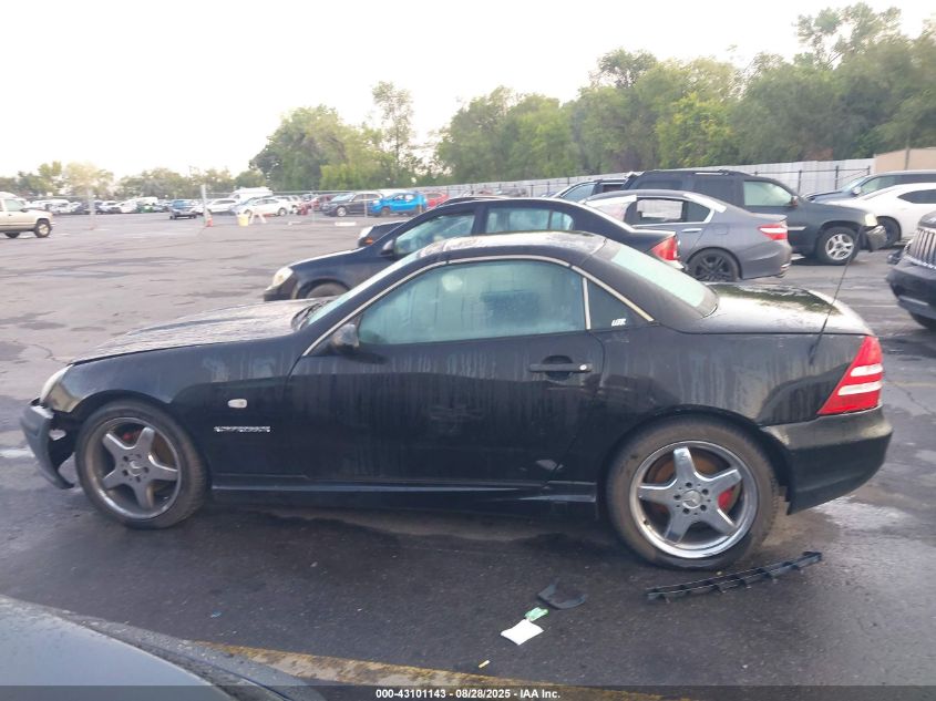 2000 Mercedes-Benz Slk 230 Kompressor VIN: WDBKK47F7YF151123 Lot: 43101143