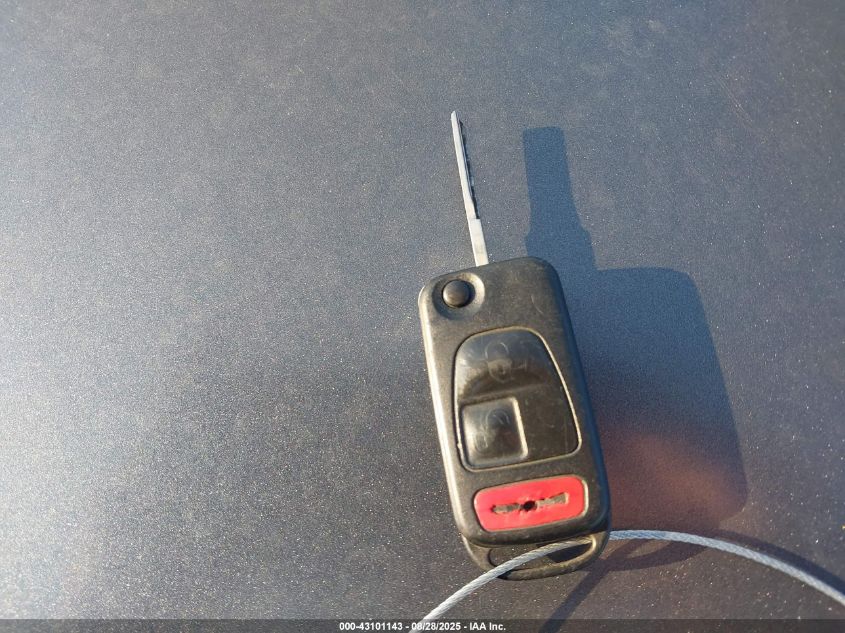 2000 Mercedes-Benz Slk 230 Kompressor VIN: WDBKK47F7YF151123 Lot: 43101143