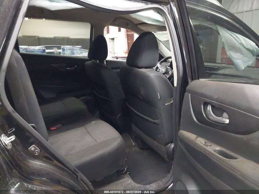 2017 NISSAN ROGUE SV - 5N1AT2MT8HC815886