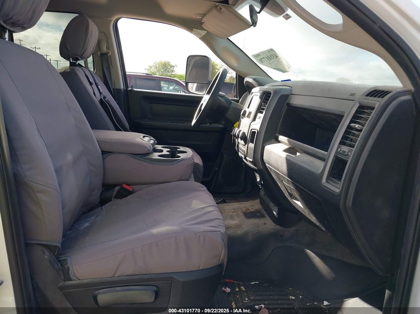 2022 Ram 1500 Classic Tradesman 4X4 6'4 Box