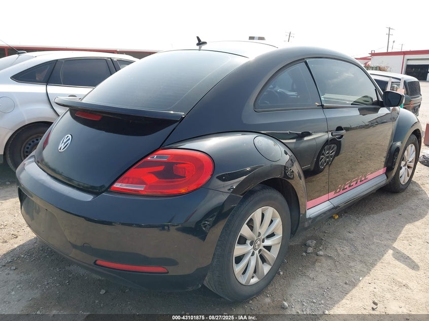 2013 VOLKSWAGEN BEETLE 2.5L ENTRY - 3VWFP7AT8DM690376