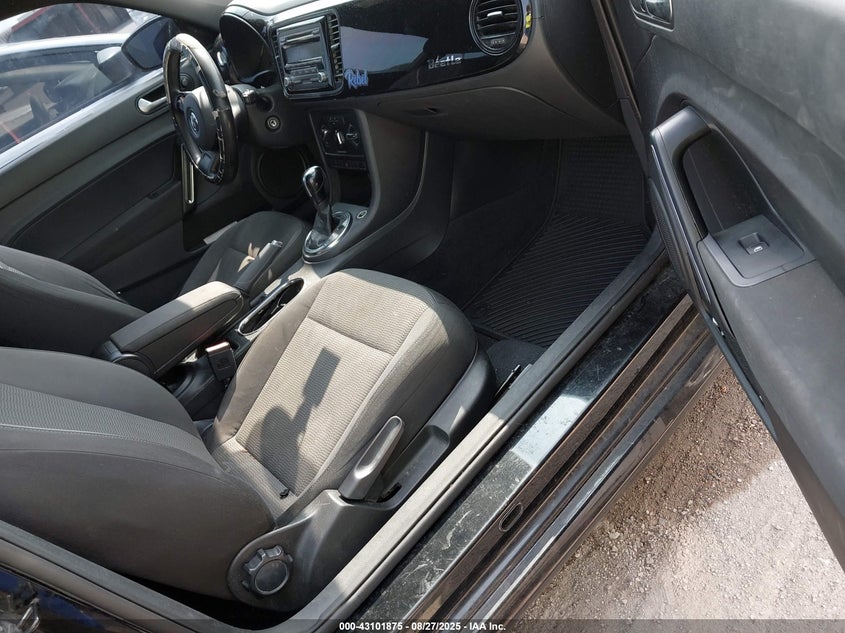 2013 VOLKSWAGEN BEETLE 2.5L ENTRY - 3VWFP7AT8DM690376