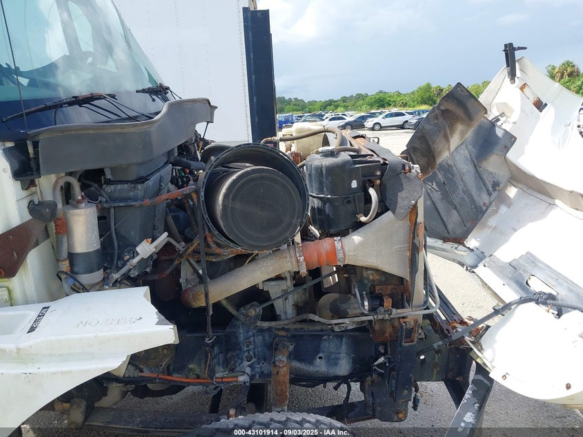 2003 International 7000 7300 VIN: 1HTWAAAN63J062558 Lot: 43101914