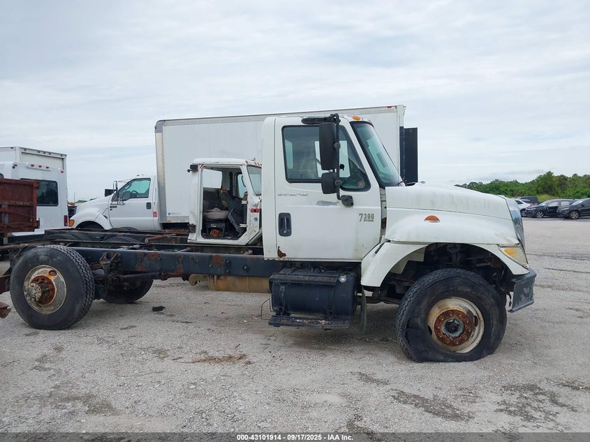 2003 International 7000 7300 VIN: 1HTWAAAN63J062558 Lot: 43101914