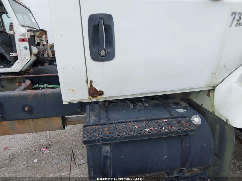 2003 International 7000 7300 VIN: 1HTWAAAN63J062558 Lot: 43101914