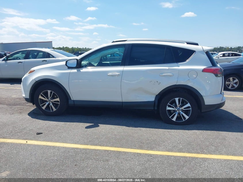 2018 TOYOTA RAV4 XLE - 2T3RFREV2JW829292