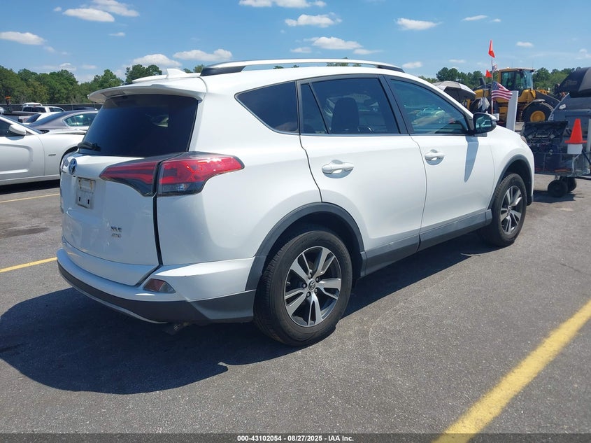 2018 TOYOTA RAV4 XLE - 2T3RFREV2JW829292