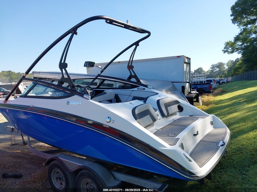 2014 Yamaha Jetboat blue null null YAMC0093I314 photo #4