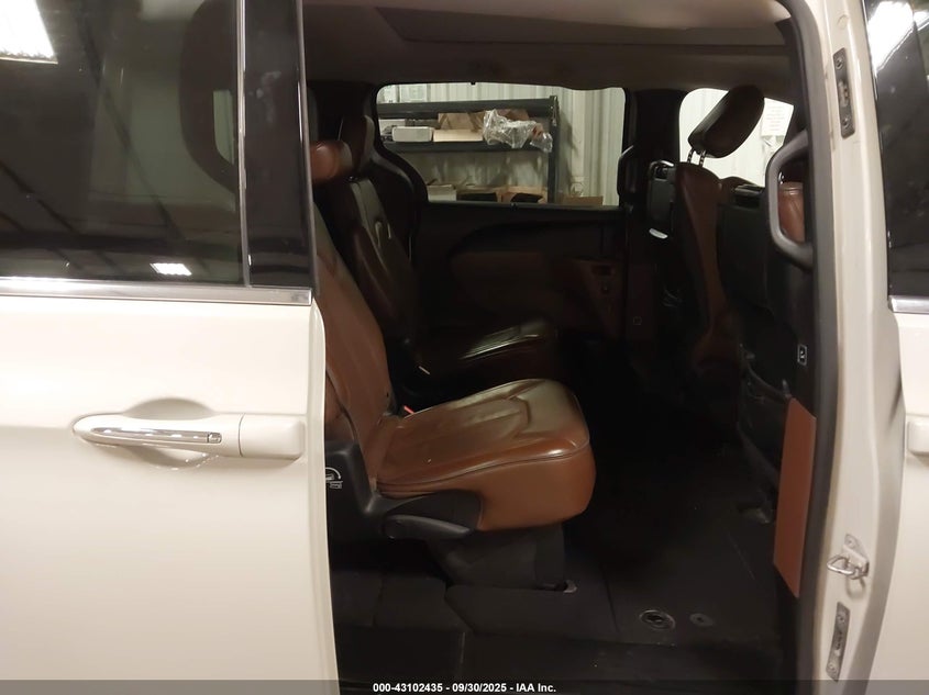 2017 Chrysler Pacifica Limited VIN: 2C4RC1GG9HR637784 Lot: 43102435